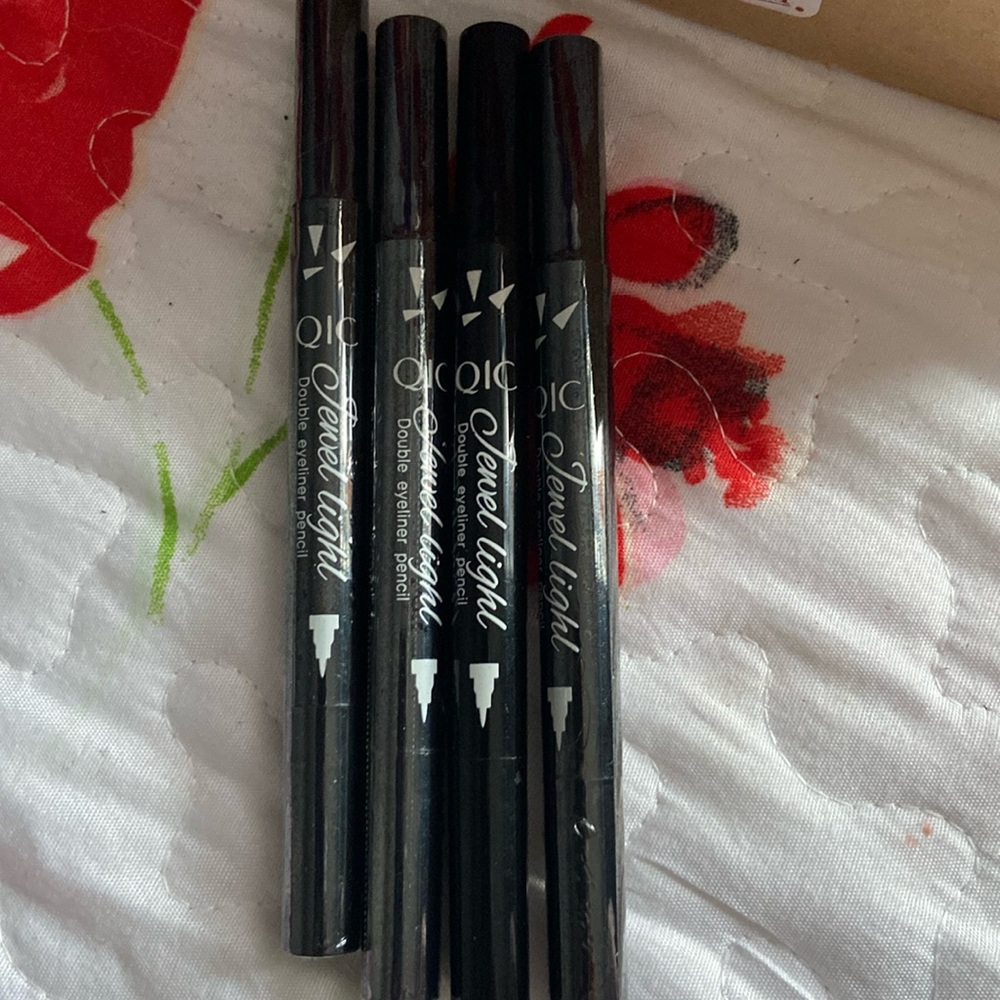 4 double eyeliner pencil new